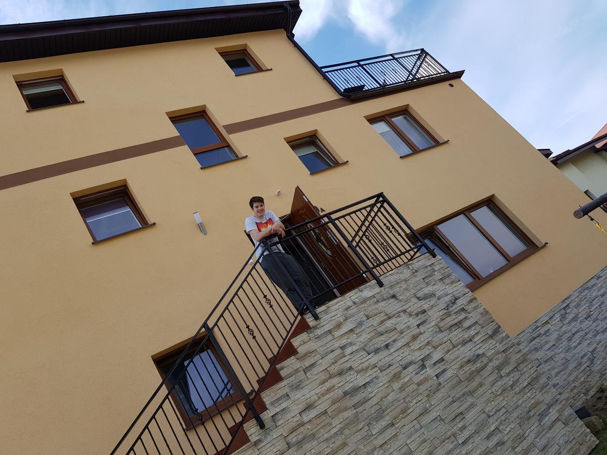 Władysławowo科瓦尔奇克旅馆公寓 外观 照片