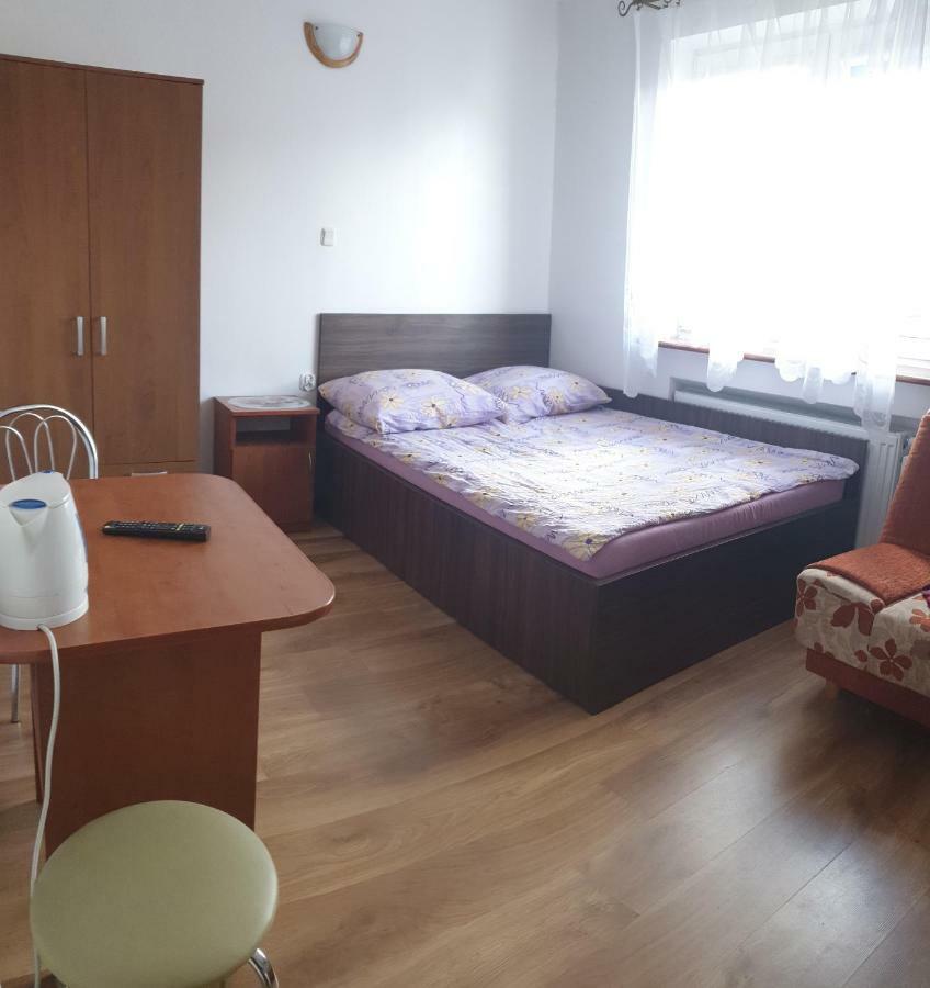 Władysławowo科瓦尔奇克旅馆公寓 外观 照片